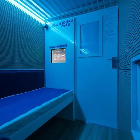 Capsule hotel Resting Pods - Zzzleepandgo Bgh Hospital